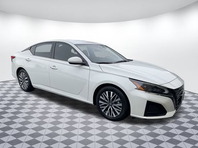 Used 2023 Nissan Altima 2.5 SV w/ SV Premium Package