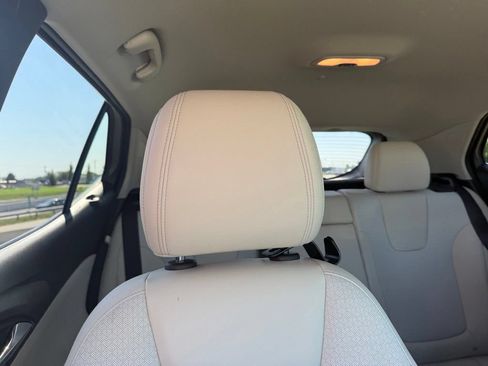 Used 2024 Buick Encore GX Preferred w/ Comfort Package FWD image 33