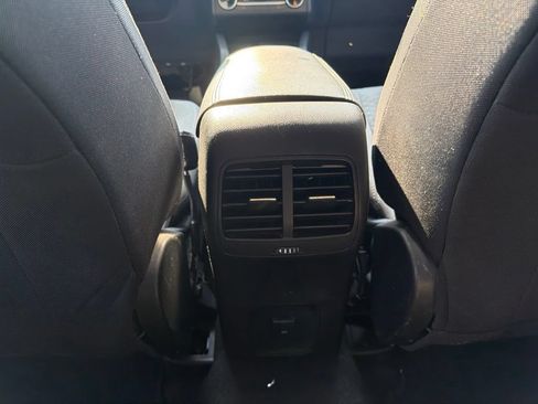 Used 2020 Ford Escape SE FWD image 15