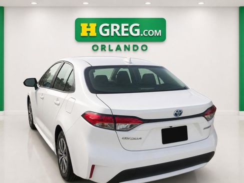 Used 2022 Toyota Corolla LE FWD image 2