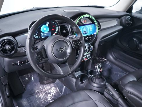 Used 2024 MINI Cooper 2-Door Hardtop FWD image 6
