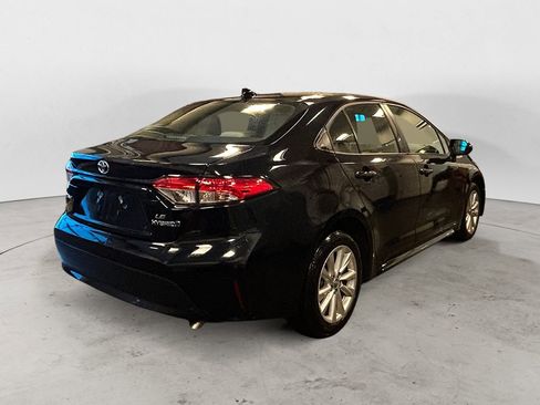 Used 2024 Toyota Corolla LE w/ LE Convenience Package image 5