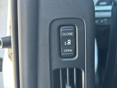 New 2026 Honda Odyssey Touring image 12