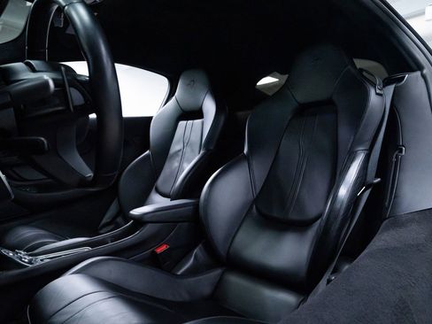 Used 2018 McLaren 570S Coupe RWD image 22