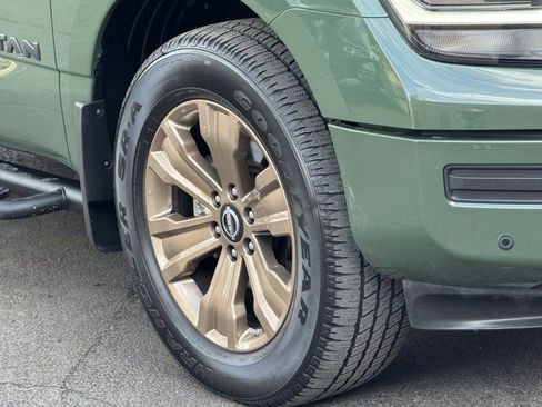 Used 2024 Nissan Titan SV w/ SV Bronze Edition Package image 4