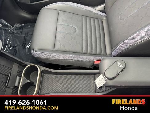 Used 2025 MINI Cooper 2-Door Hardtop FWD image 23