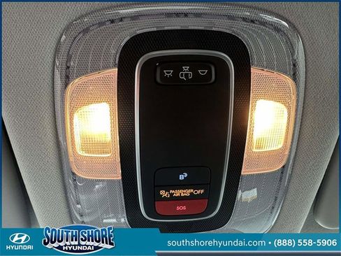 Certified 2025 Hyundai Kona SE image 34