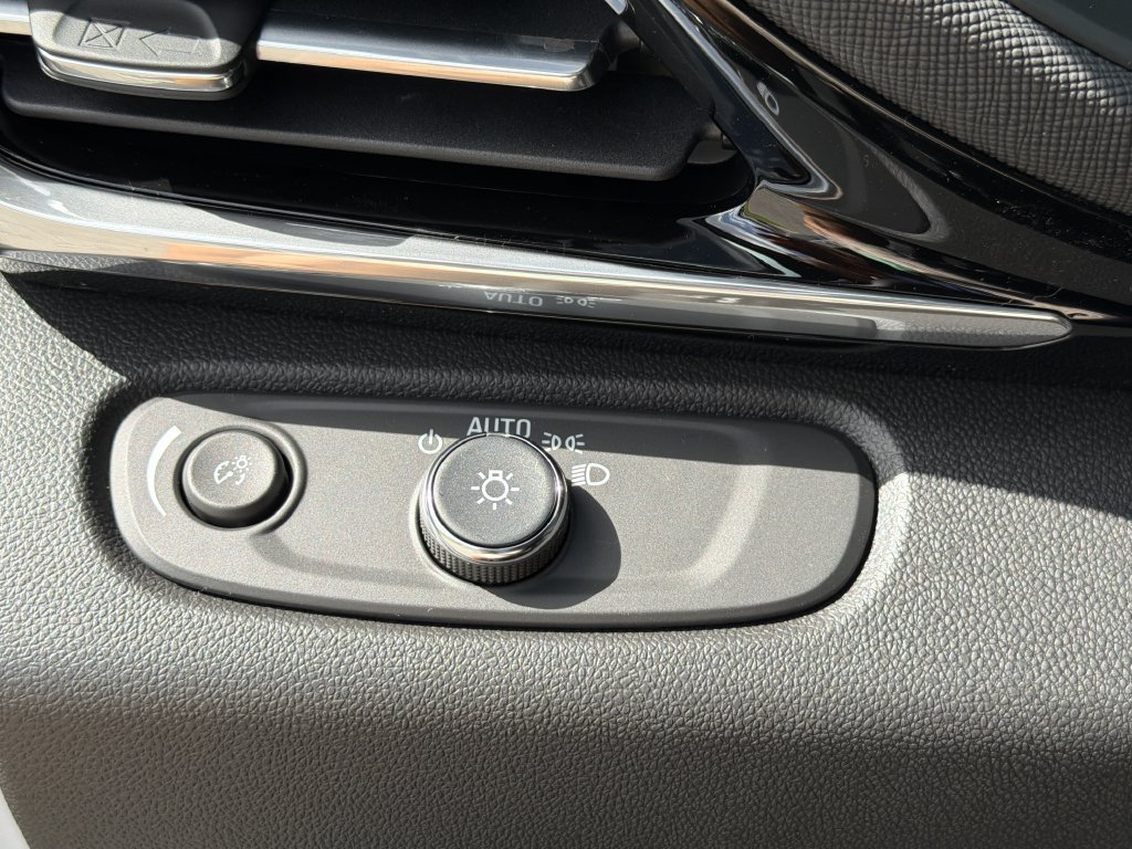 New 2026 Buick Envista Sport Touring w/ Convenience I Package FWD image 29