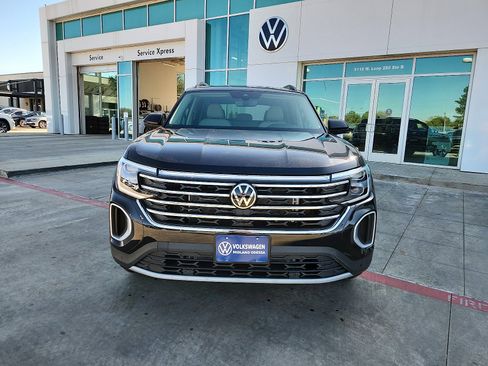 New 2026 Volkswagen Atlas SE image 2