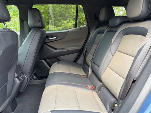 Used 2025 Chevrolet Equinox LT w/ Convenience Package II FWD image 24