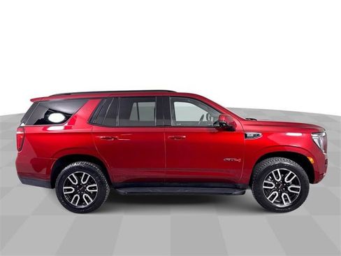 Used 2024 GMC Yukon AT4 w/ Technology Package image 9