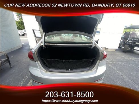 Used 2018 Hyundai Elantra SE FWD image 18