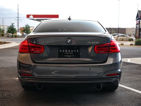 Used 2017 BMW 340i xDrive Sedan AWD/4WD image 12
