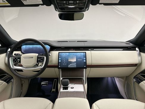 New 2026 Land Rover Range Rover SE image 16