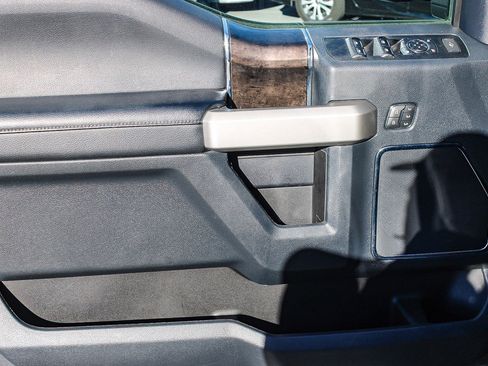 Used 2022 Ford F350 Lariat w/ Black Appearance Package image 21