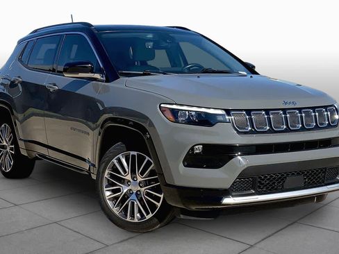 Used 2022 Jeep Compass Limited w/ Elite Group AWD/4WD image 3