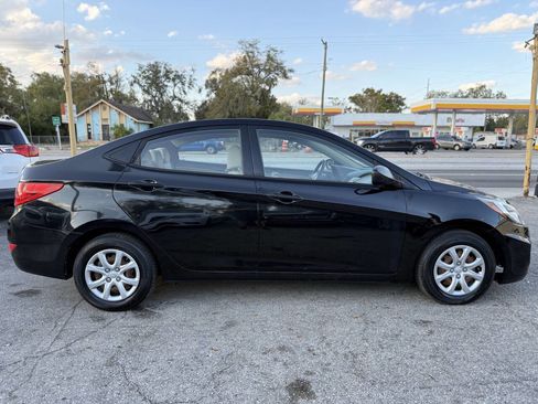 Used 2012 Hyundai Accent GLS image 8