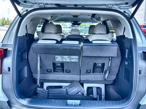 Certified 2025 Kia Carnival EX FWD image 25