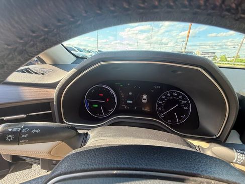 Used 2021 Toyota Avalon XLE FWD image 17