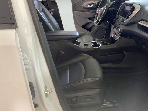 Used 2023 GMC Terrain SLT w/ LPO, Floor Liner Package AWD/4WD image 26