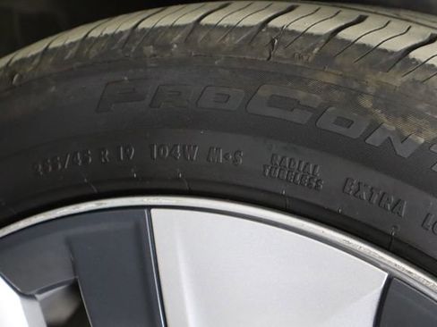 Used 2024 Tesla Model Y Long Range RWD image 40