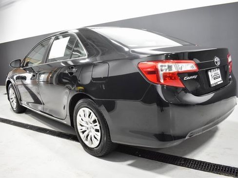 Used 2012 Toyota Camry L image 3