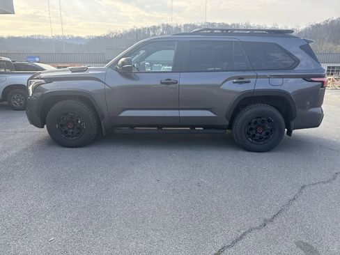 Used 2024 Toyota Sequoia TRD Pro AWD/4WD image 3