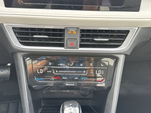 New 2025 Volkswagen Taos SEL image 20