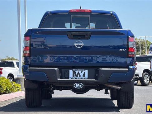 Used 2022 Nissan Frontier SV RWD image 5