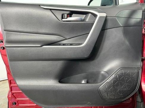Used 2020 Toyota RAV4 XLE w/ Convenience Package AWD/4WD image 23