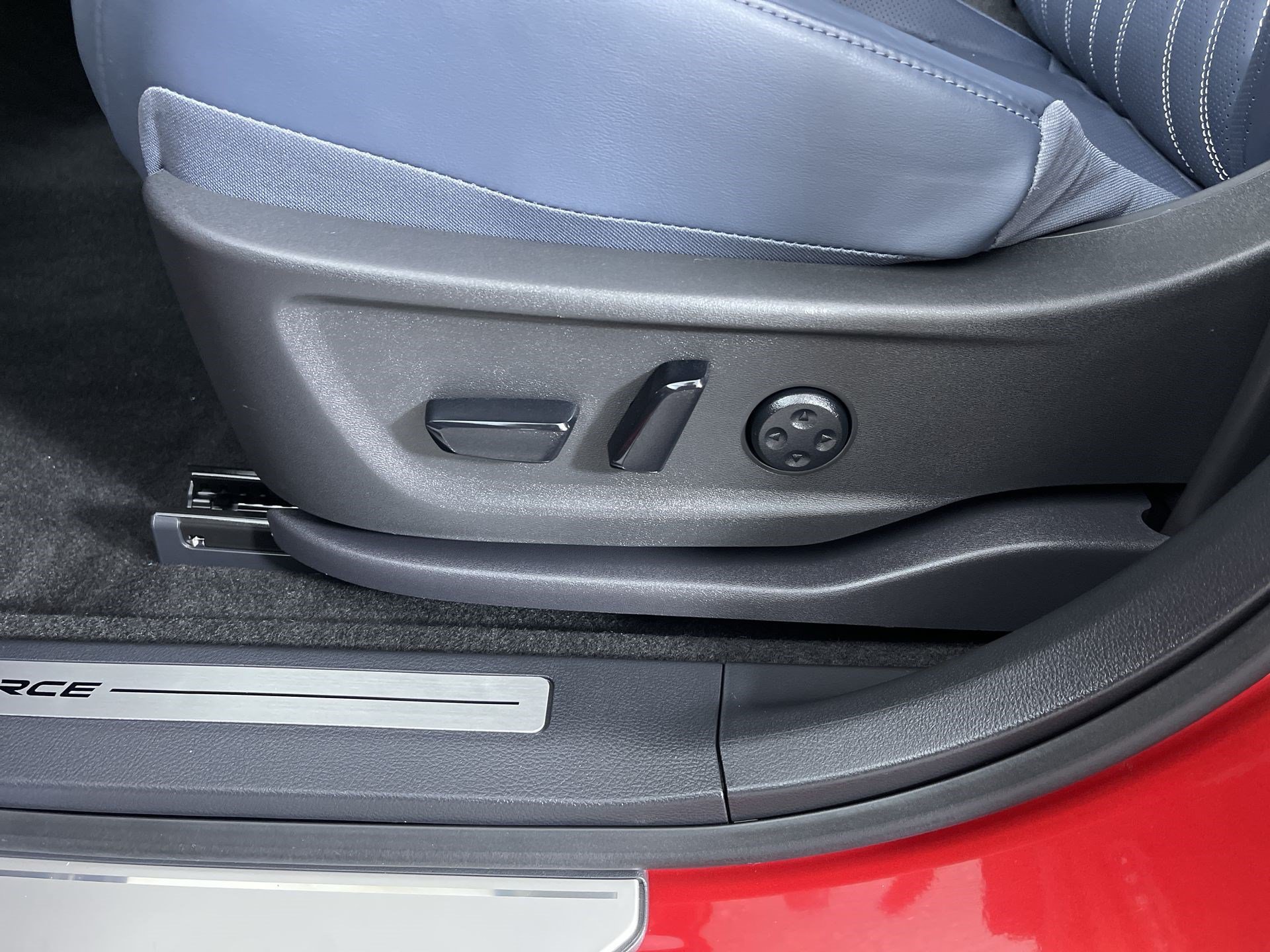 Certified 2024 Nissan Ariya AWD image 12