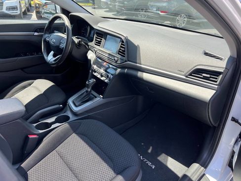 Used 2020 Hyundai Elantra Value Edition w/ Cargo Package (C1) image 15