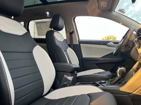 New 2025 Volkswagen Taos SEL image 10