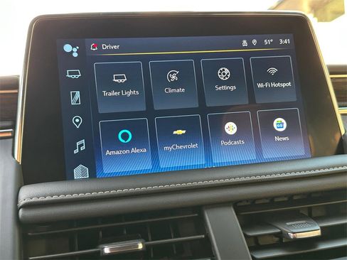 Used 2024 Chevrolet Suburban Premier image 27