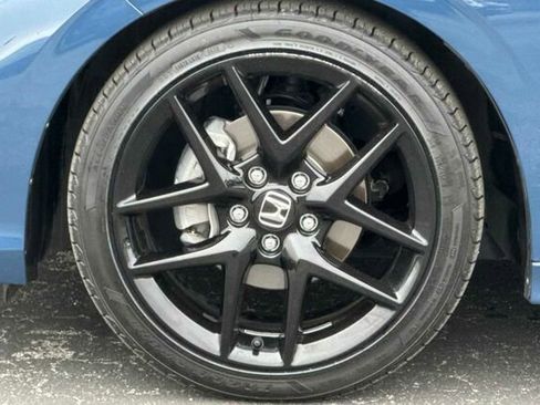 Used 2025 Honda Civic Sport image 25