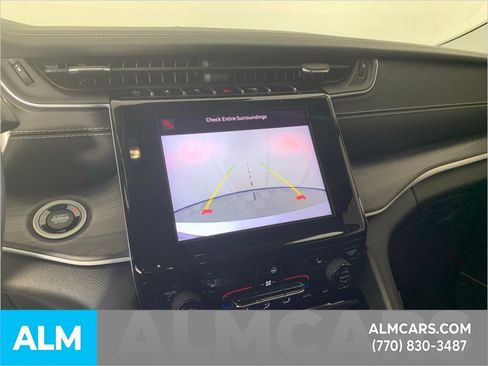 Used 2022 Jeep Grand Cherokee L Limited image 27