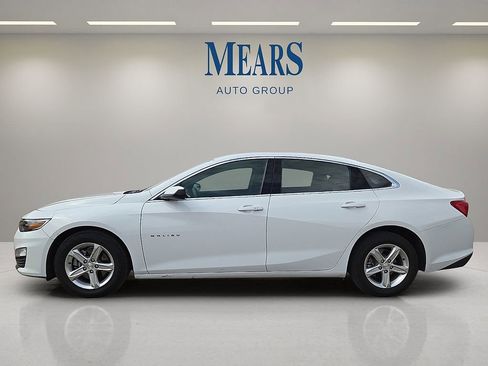 Used 2025 Chevrolet Malibu LS FWD image 2