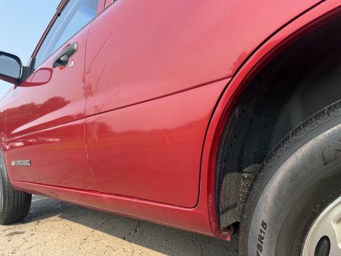 Used 2000 Chevrolet Tracker 4WD w/ Preferred Equipment Group 2 image 9