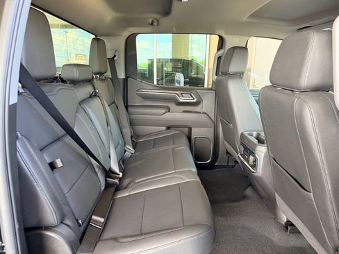 Used 2026 GMC Sierra 1500 SLT RWD image 28