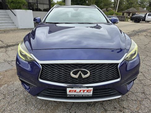 Used 2019 INFINITI QX30 w/ Navigation Package image 2