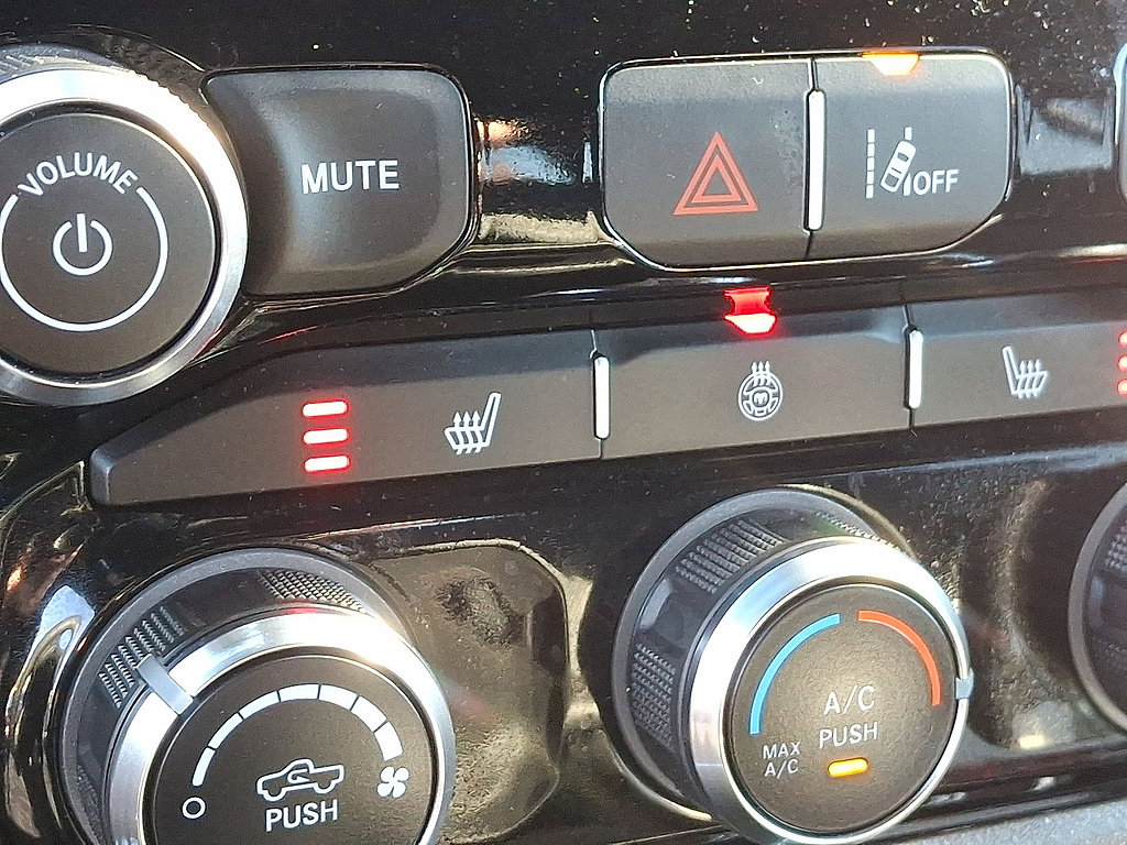 Certified 2025 RAM 1500 Big Horn AWD/4WD image 19