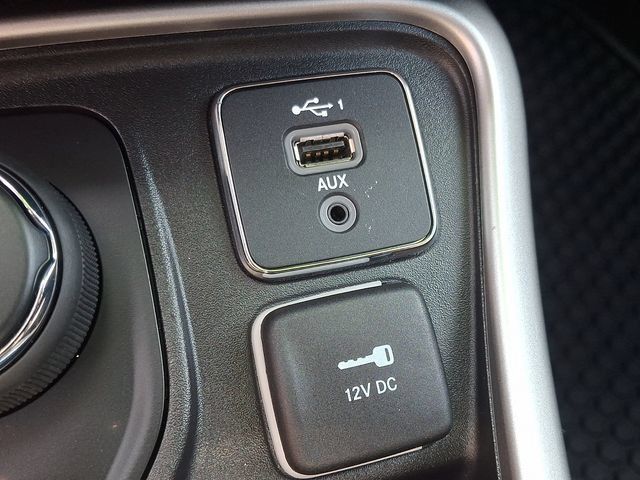 Used 2020 Jeep Compass Latitude w/ Cold Weather Group AWD/4WD image 24