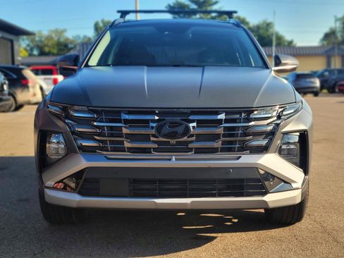 Used 2025 Hyundai Tucson Limited AWD/4WD image 2