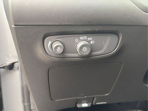 Used 2024 Buick Encore GX Preferred FWD image 23
