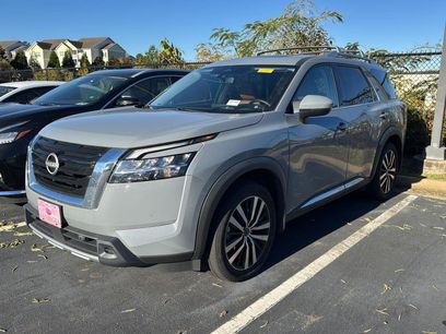 Used 2024 Nissan Pathfinder Platinum w/ Cargo Package