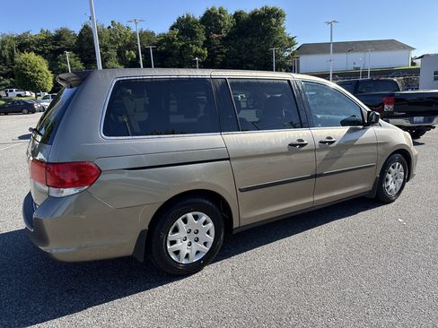 Used 2010 Honda Odyssey LX image 10