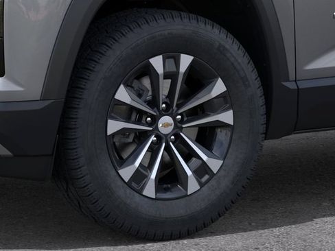 New 2027 Chevrolet Equinox LT w/ LPO, Floor Liner Package FWD image 9