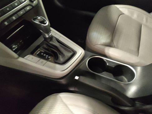 Used 2018 Hyundai Elantra Limited FWD image 26