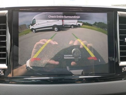 Used 2023 Chrysler Pacifica Touring-L FWD image 29