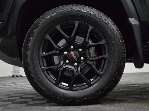 Used 2024 GMC Canyon Denali w/ LPO, Denali Black Edition image 24